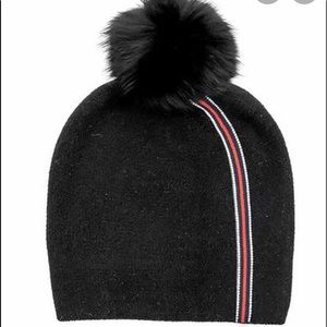 Beanie hat with fur Pom